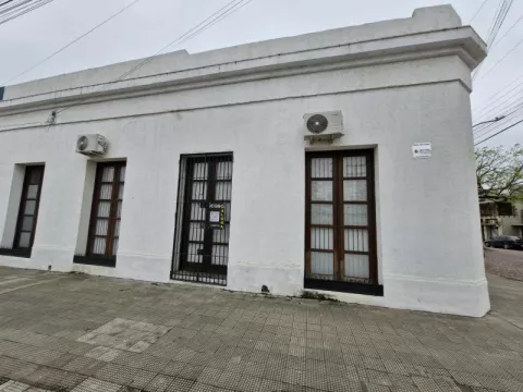 Foto 2 de Predio Comercial com 1 banheiro para alugar no bairro Centro, Bage