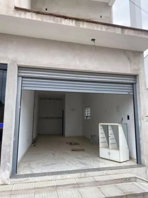 Foto 3 de SALA COMERCIAL PRÓXIMA À SANTA TECLA