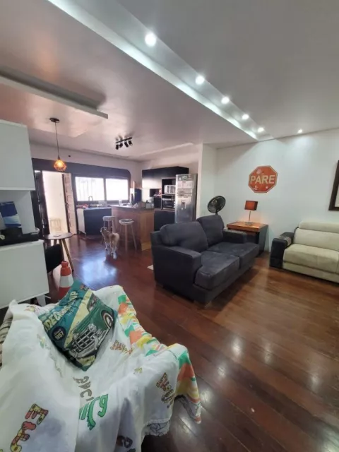 Foto 3 de Casa para Locação, próxima à pista de Skate